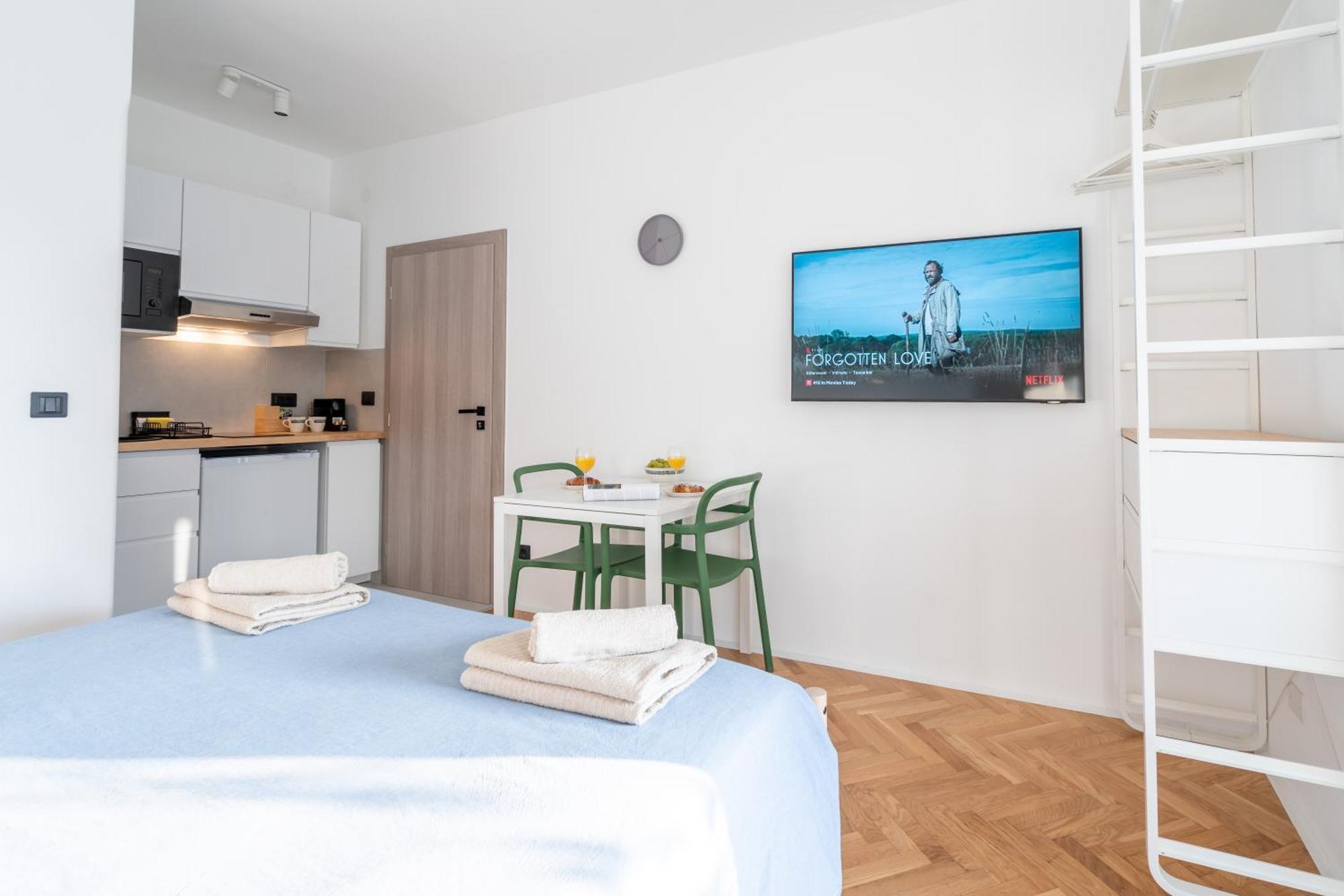 New! D31 Studio W2 Bikes, Sunny Terrace & Parking Ρόβινι Εξωτερικό φωτογραφία